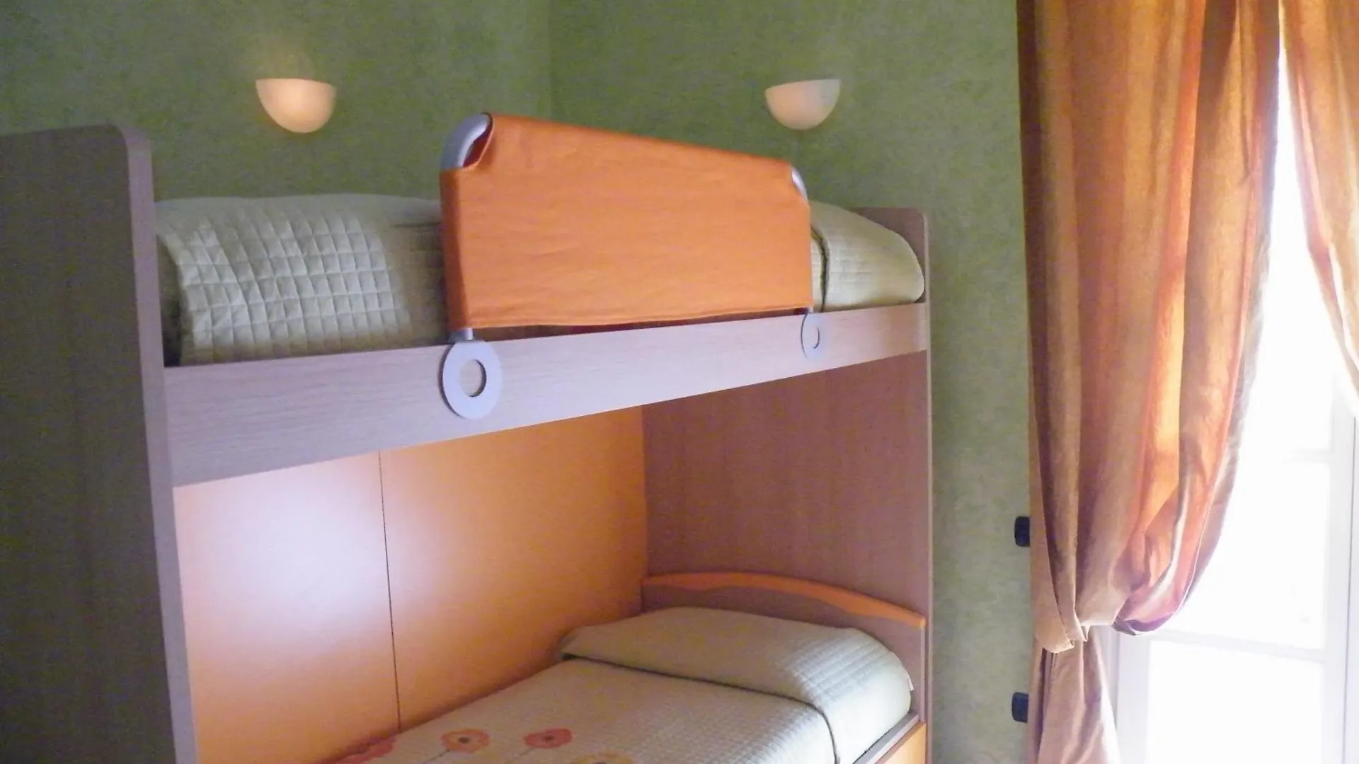 La Ruota Del Mulino Aparthotel Nesso Italië