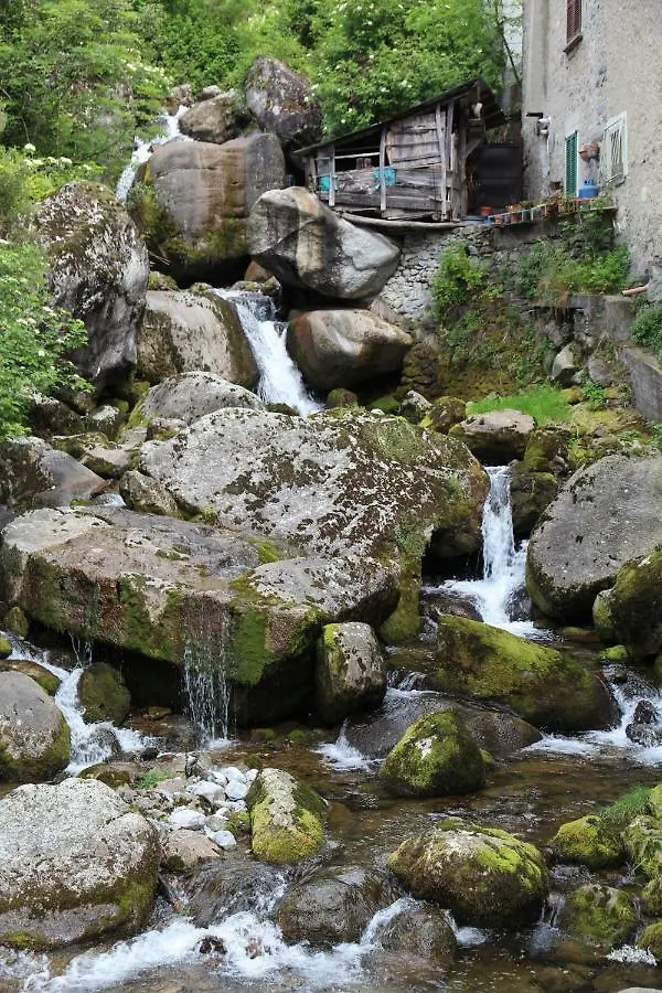 La Ruota Del Mulino Aparthotel Nesso Italy